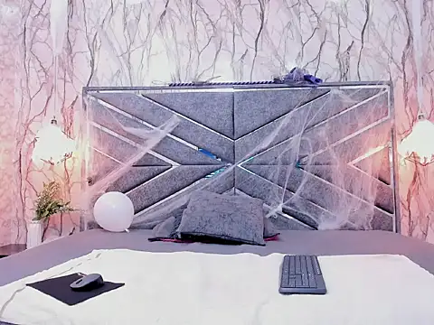 Snapshot of DIRTY_MIIA_ chatting on 11.03.25 DIRTY MIIA online show from 11.03.25