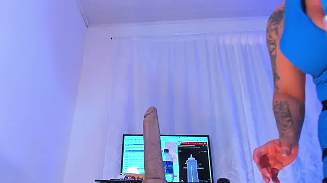 Natural BIGASS Nina online show from 04.11.26