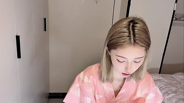 yuyu-33 online show from 03.08.26