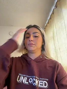 Elina Hills online show from 02.01.26