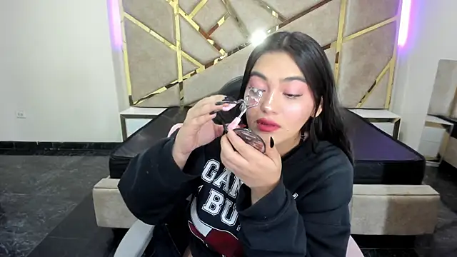 Frrreyaa online show from 11.03.25