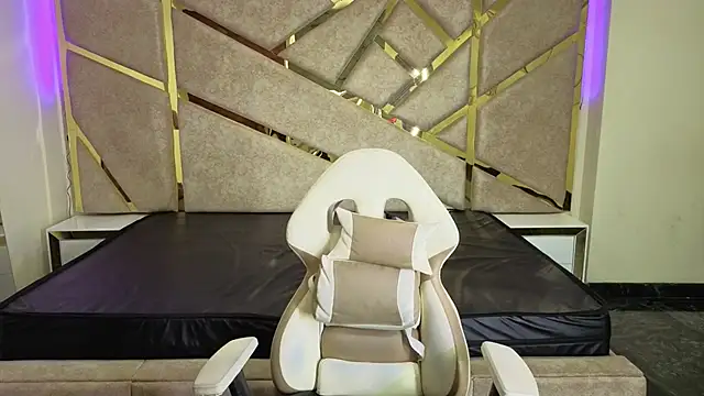 Frrreyaa online show from 11.14.25