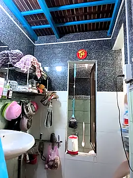 Snapshot of Okleotina9 chatting on 04.13.26 Okleotina9 online show from 04.13.26