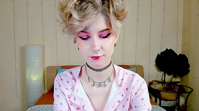 Snapshot of Angel_Julles chatting on 11.01.25 Angel Julles online show from 11.01.25