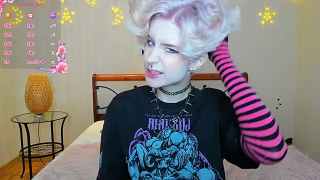 Snapshot of Angel_Julles chatting on 11.22.25 Angel Julles online show from 11.22.25