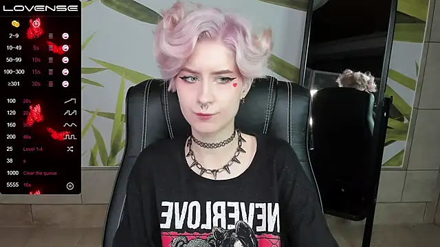 Snapshot of Angel_Julles chatting on 11.23.25 Angel Julles online show from 11.23.25