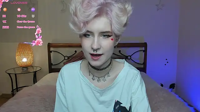 Snapshot of Angel_Julles chatting on 12.04.25 Angel Julles online show from 12.04.25