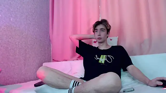 Snapshot of Harvey_foster chatting on 11.28.25 Harvey foster online show from 11.28.25