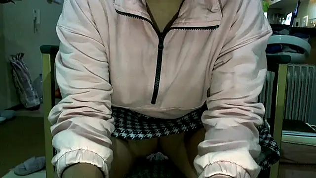 Snapshot of NewBeginnings8 chatting on 11.19.25 NewBeginnings8 online show from 11.19.25