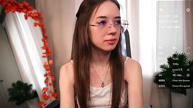 Snapshot of tinyanie chatting on 11.16.25 tinyanie online show from 11.16.25