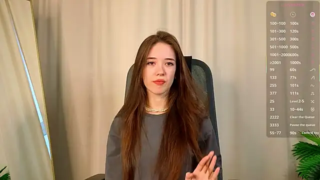 Snapshot of tinyanie chatting on 12.01.25 tinyanie online show from 12.01.25