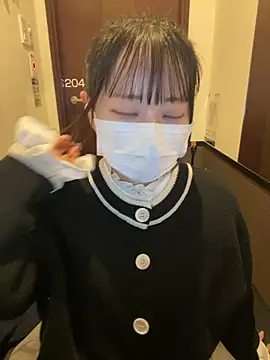 Snapshot of emiri_da_nyan chatting on 11.19.25 emiri da nyan online show from 11.19.25