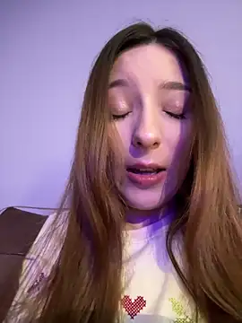 Snapshot of LilluKatten chatting on 04.30.26 LilluKatten online show from 04.30.26