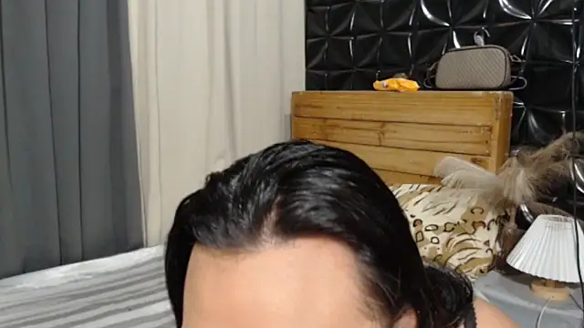 Snapshot of TheExoticJessa chatting on 11.05.25 TheExoticJessa online show from 11.05.25