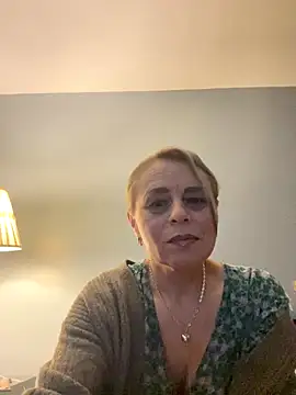 ToriLove777 online show from 11.18.25