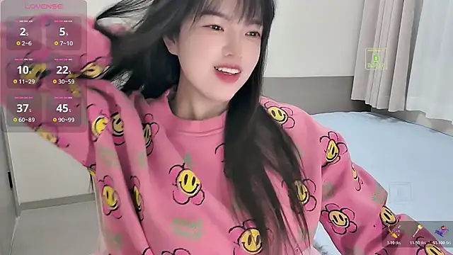 Snapshot of Dialog_Mu chatting on 11.15.25 Dialog Mu online show from 11.15.25