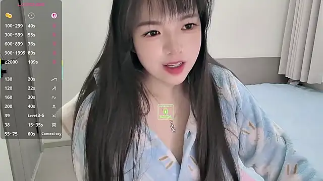 Snapshot of Dialog_Mu chatting on 12.03.25 Dialog Mu online show from 12.03.25