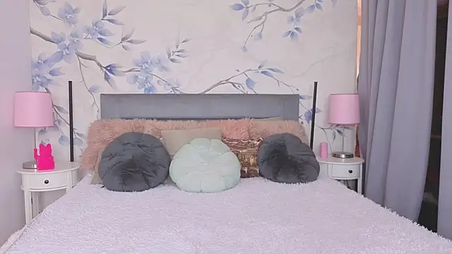 Snapshot of Sandra_angel_ chatting on 11.20.25 Sandra angel online show from 11.20.25