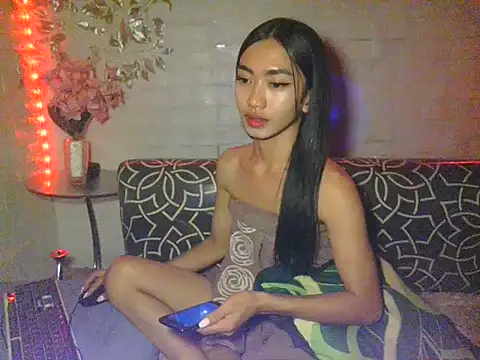 Snapshot of queensilver chatting on 12.03.25 queensilver online show from 12.03.25