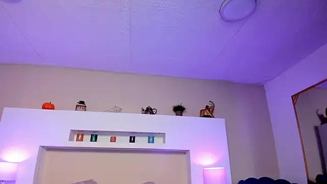 Sophie Russell  online show from 12.04.25