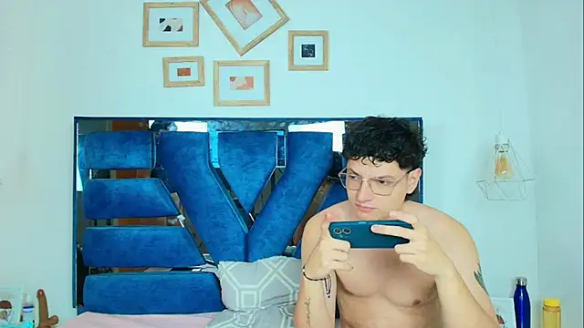 Zoe And Dylan  online show from 01.14.26