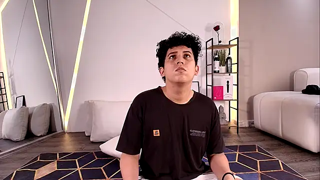 Snapshot of DamianVice chatting on 11.13.25 DamianVice online show from 11.13.25