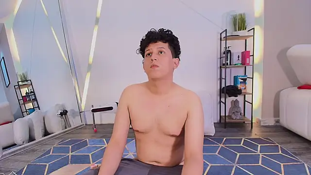 Snapshot of DamianVice chatting on 12.17.25 DamianVice online show from 12.17.25