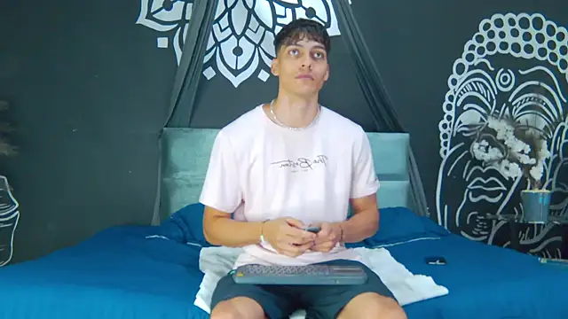 AlessioVitale online show from 01.10.26