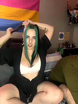 Snapshot of Chaos_Reign chatting on 11.17.25 Chaos Reign online show from 11.17.25