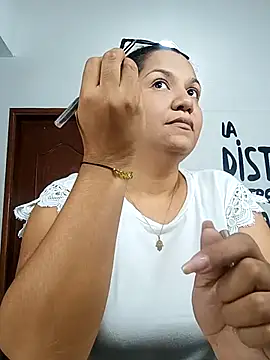 Samaraa Lee online show from 11.24.25