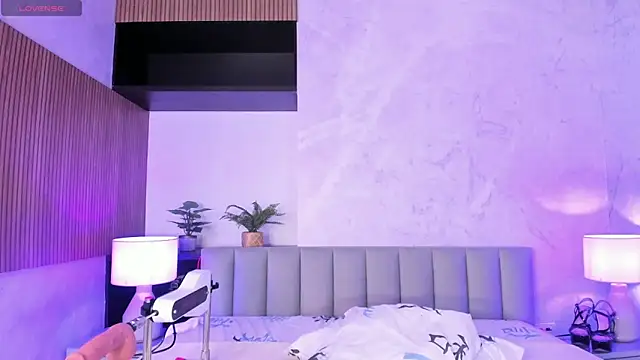 Snapshot of Charlote_masson chatting on 04.15.26 Charlote masson online show from 04.15.26