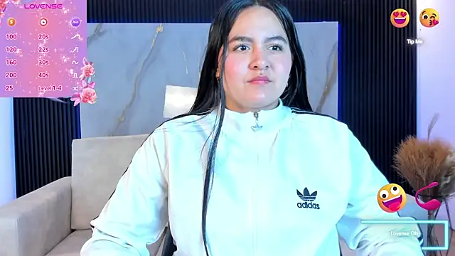 Snapshot of Ava-miller chatting on 11.11.25 Ava-miller online show from 11.11.25