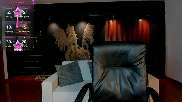 Snapshot of Ava-miller chatting on 11.15.25 Ava-miller online show from 11.15.25