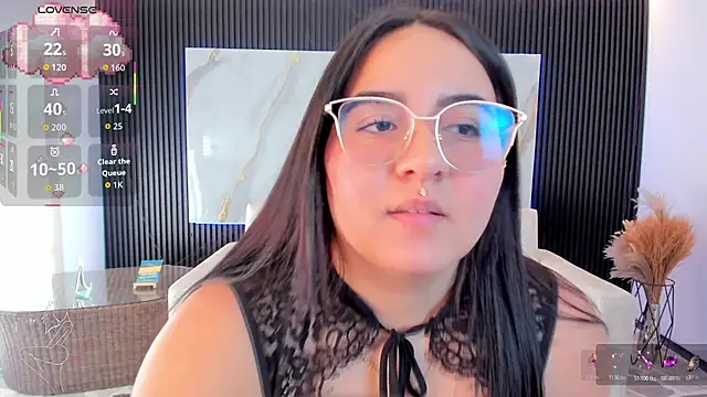 Snapshot of Ava-miller chatting on 12.15.25 Ava-miller online show from 12.15.25