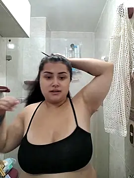 CurvyNoir online show from 11.18.25