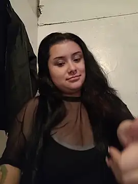 CurvyNoir online show from 04.28.26