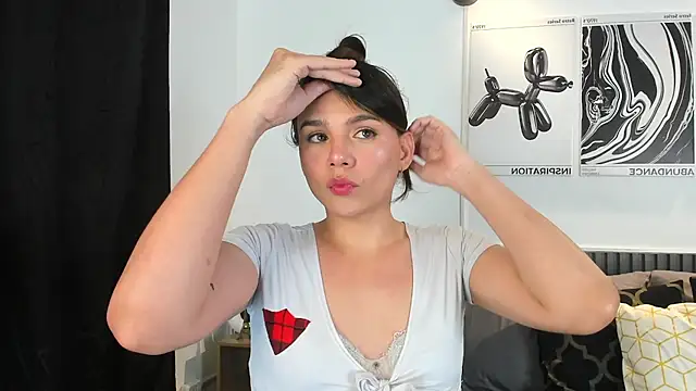 Cloe Bonne online show from 11.22.25