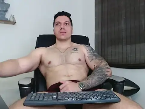 Snapshot of Noah_Swagger_ chatting on 11.18.25 Noah Swagger online show from 11.18.25