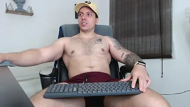 Snapshot of Noah_Swagger_ chatting on 11.27.25 Noah Swagger online show from 11.27.25