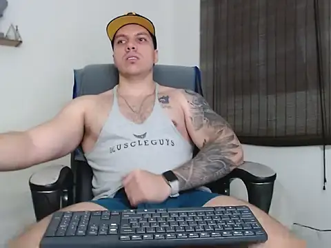 Snapshot of Noah_Swagger_ chatting on 11.29.25 Noah Swagger online show from 11.29.25