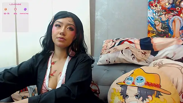 Snapshot of shidory_mei chatting on 11.30.25 shidory mei online show from 11.30.25