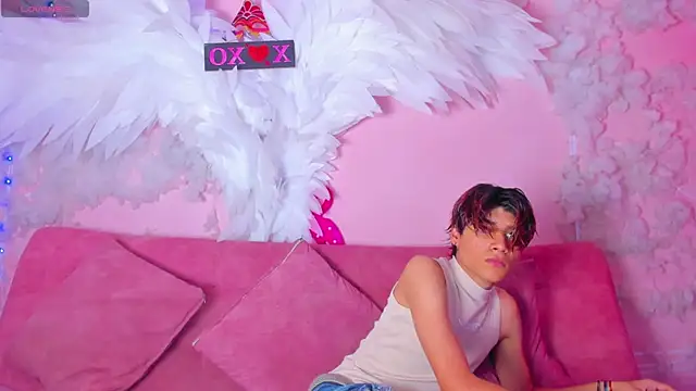 Snapshot of Leo_Glow chatting on 01.15.26 Leo Glow online show from 01.15.26