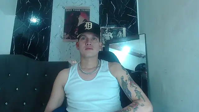 Snapshot of team_badboys chatting on 11.29.25 team badboys online show from 11.29.25