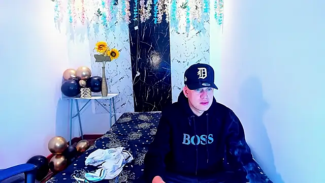 Snapshot of team_badboys chatting on 12.18.25 team badboys online show from 12.18.25