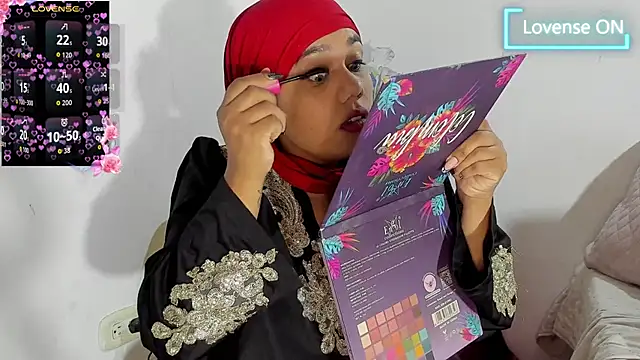 Snapshot of kadira6_ chatting on 11.15.25 kadira6 online show from 11.15.25