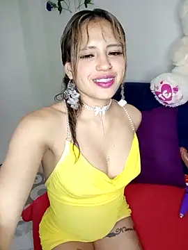 BellaChiquis  online show from 11.07.25