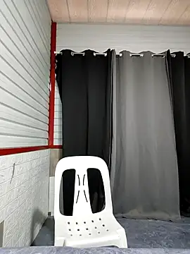 Snapshot of xwildflowerx chatting on 11.10.25 xwildflowerx online show from 11.10.25