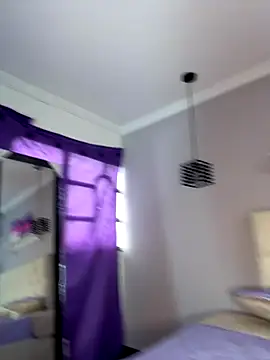 Maddifox  online show from 11.15.25