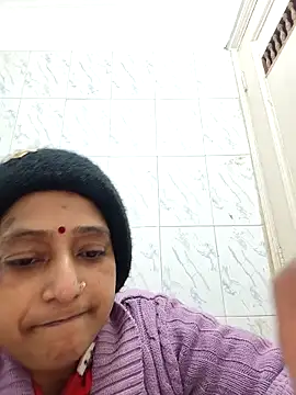 Snapshot of Hot-Sana2 chatting on 12.21.25 Hot-Sana2 online show from 12.21.25