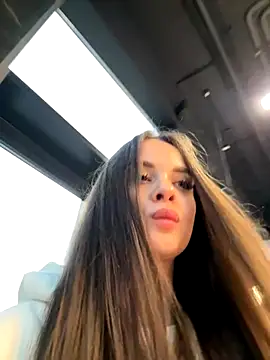 Snapshot of KristiRich chatting on 11.06.25 KristiRich online show from 11.06.25